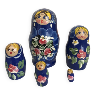 Poupées en bois