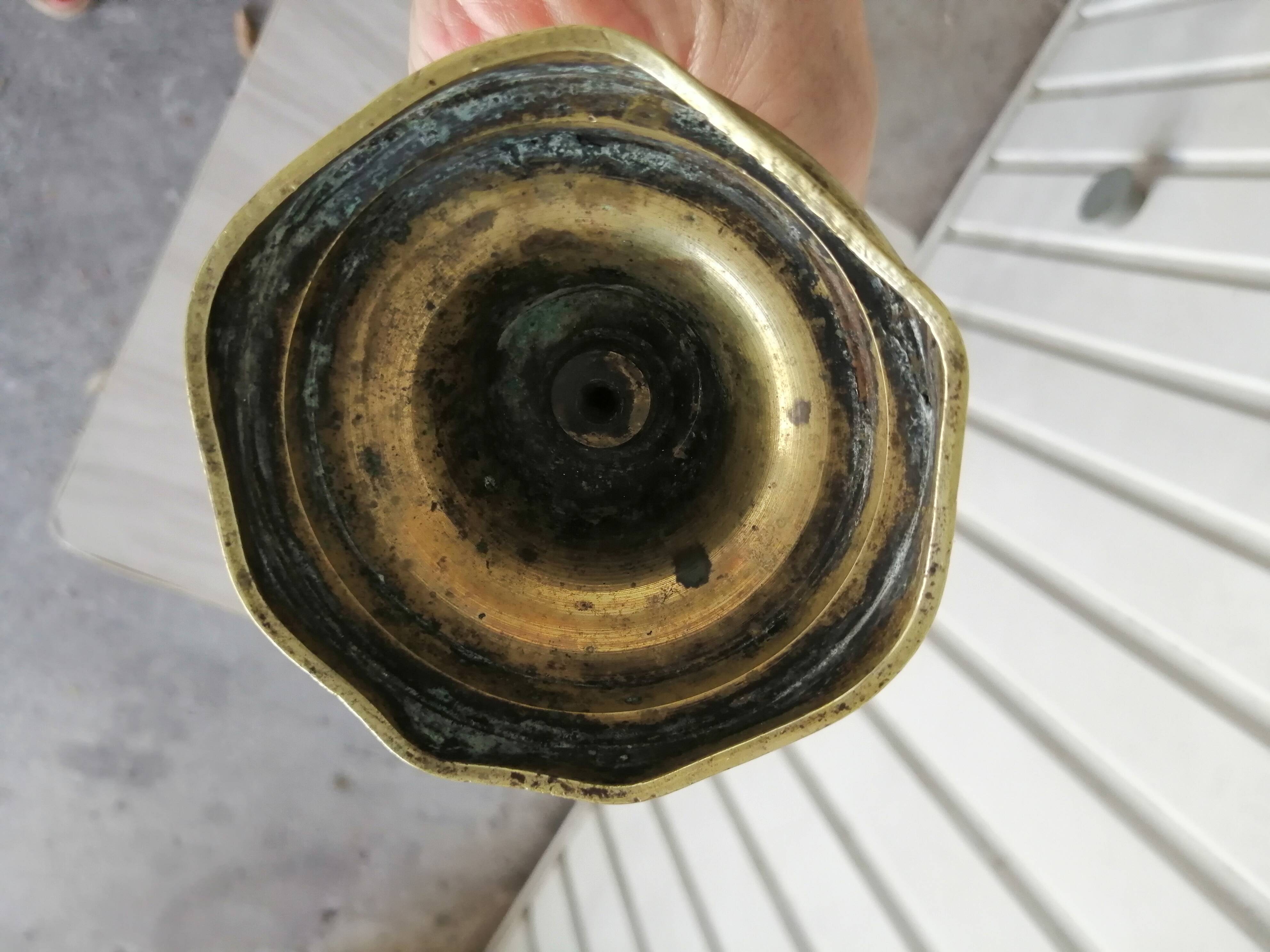 Brass candlestick with pusher