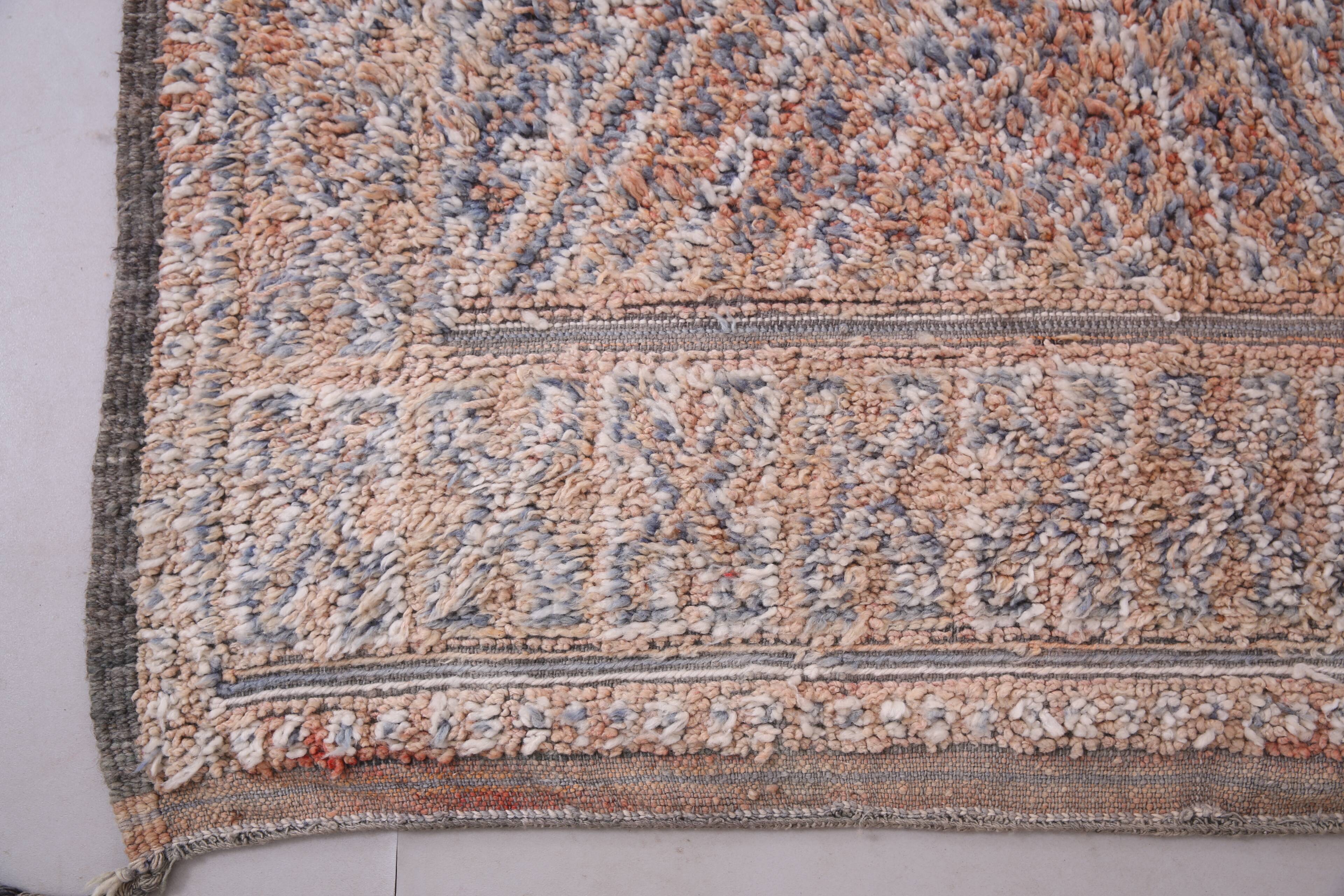 Vintage Beni Mguild Rug 209 x 323 - Berber Wool Rug - Handmade Moroccan Rug
