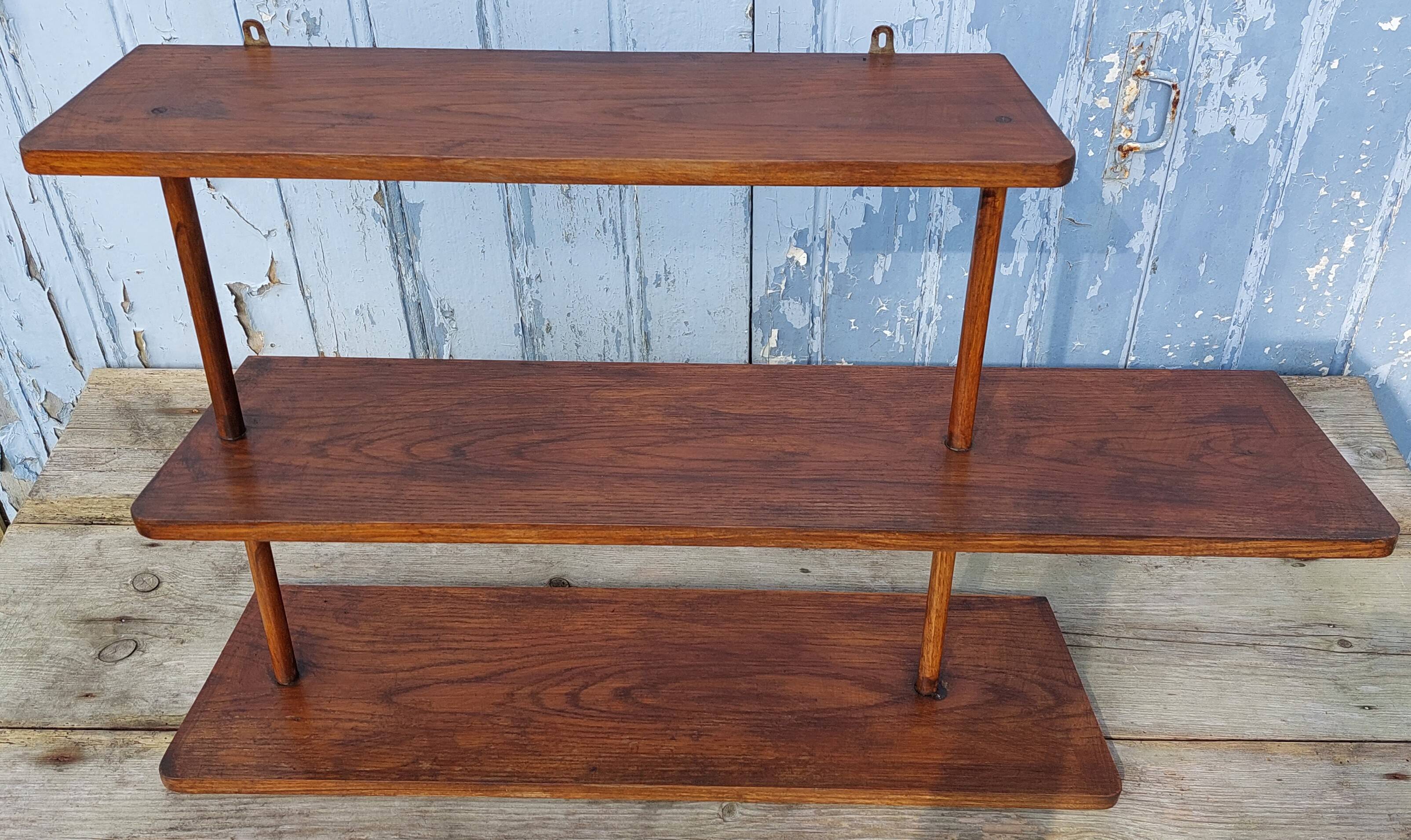 Étagère scandinave en bois