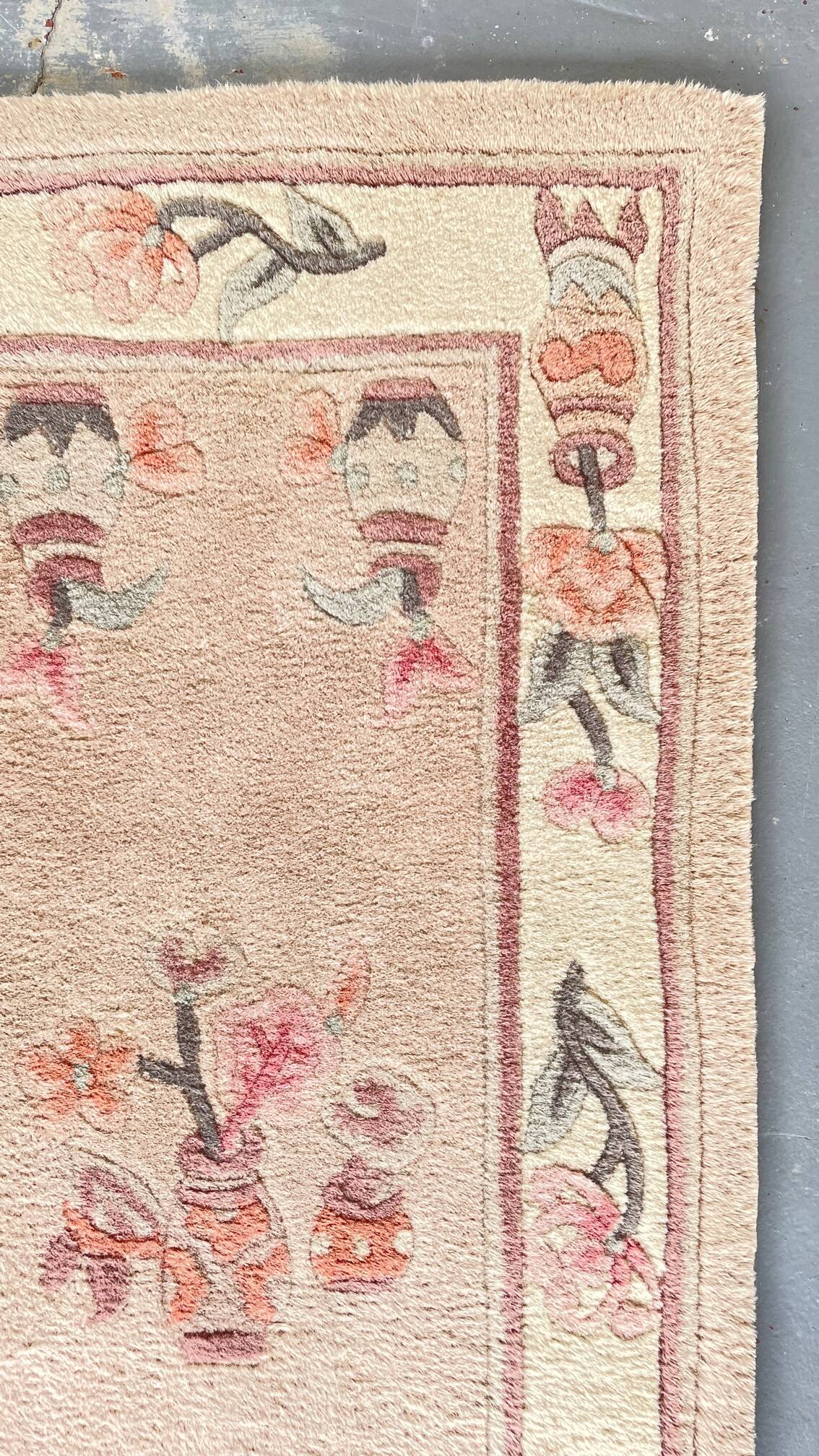 Vintage Chinese rug, beige and pink tones