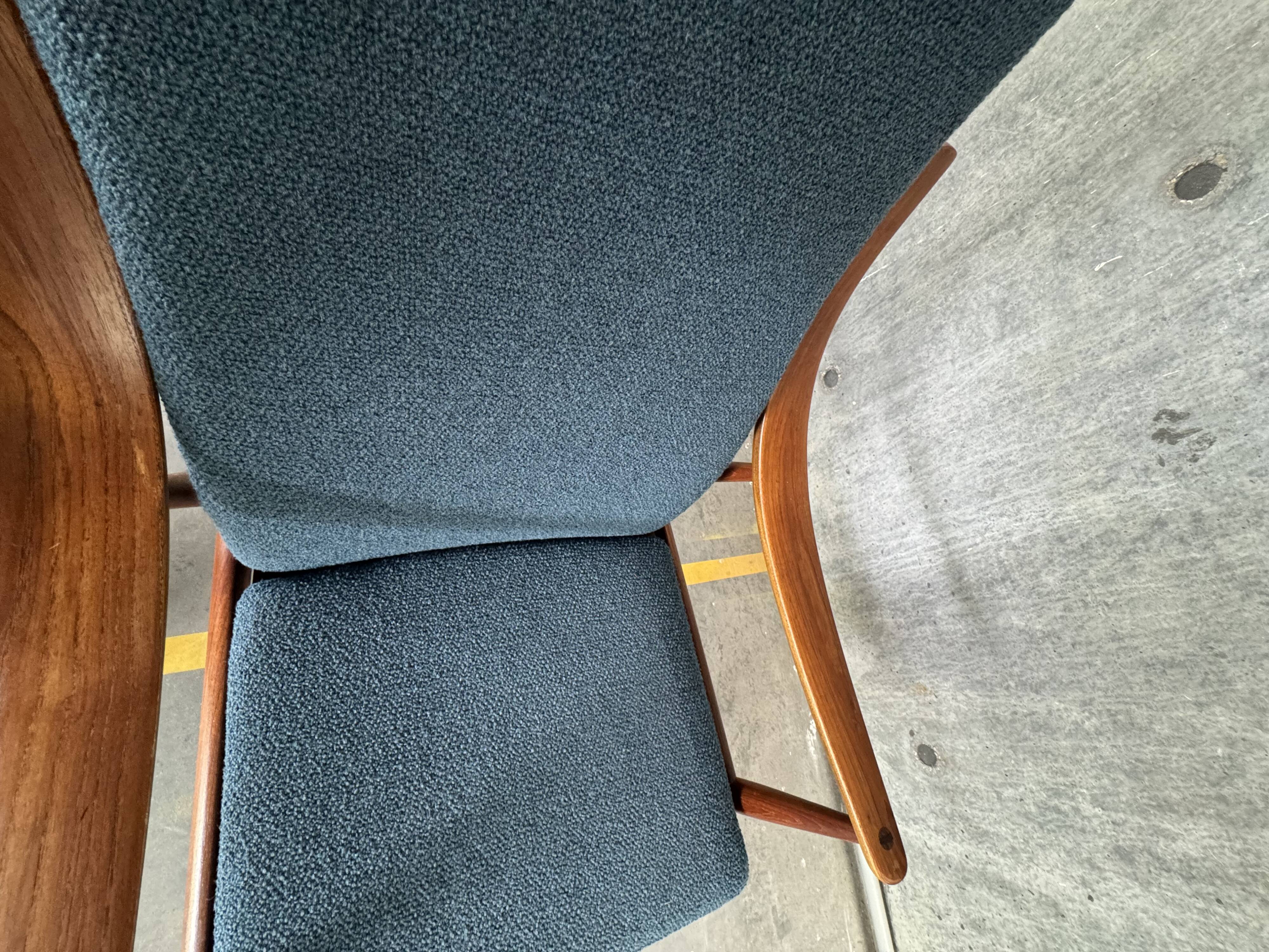 Chaise Boomerang par Peter Vidnt et Olga Nielsen