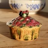Antique sugar bowl in barbotine from Sarreguemines – Strawberry decoration