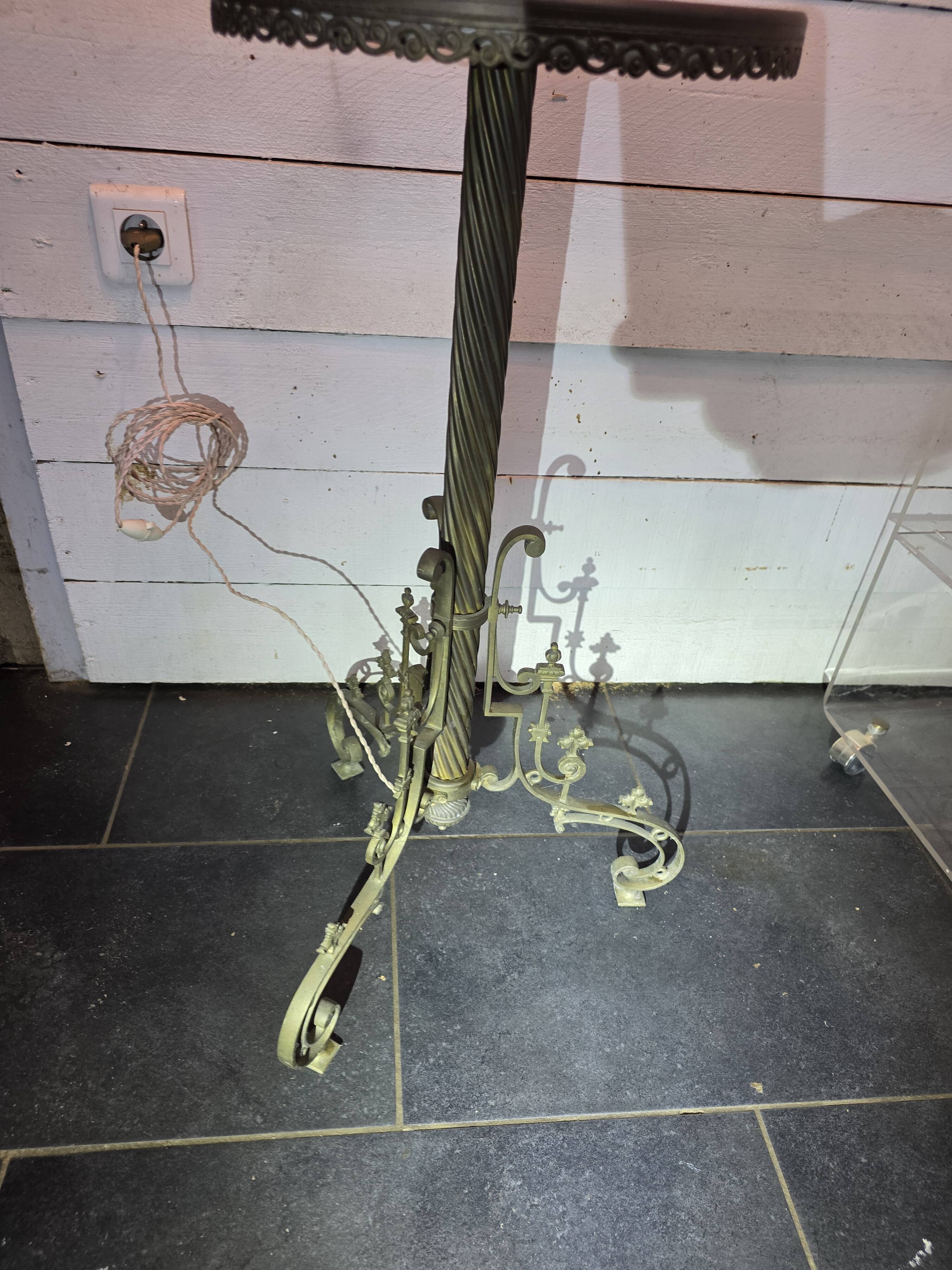 Napoleon III floor lamp in bronze and brass