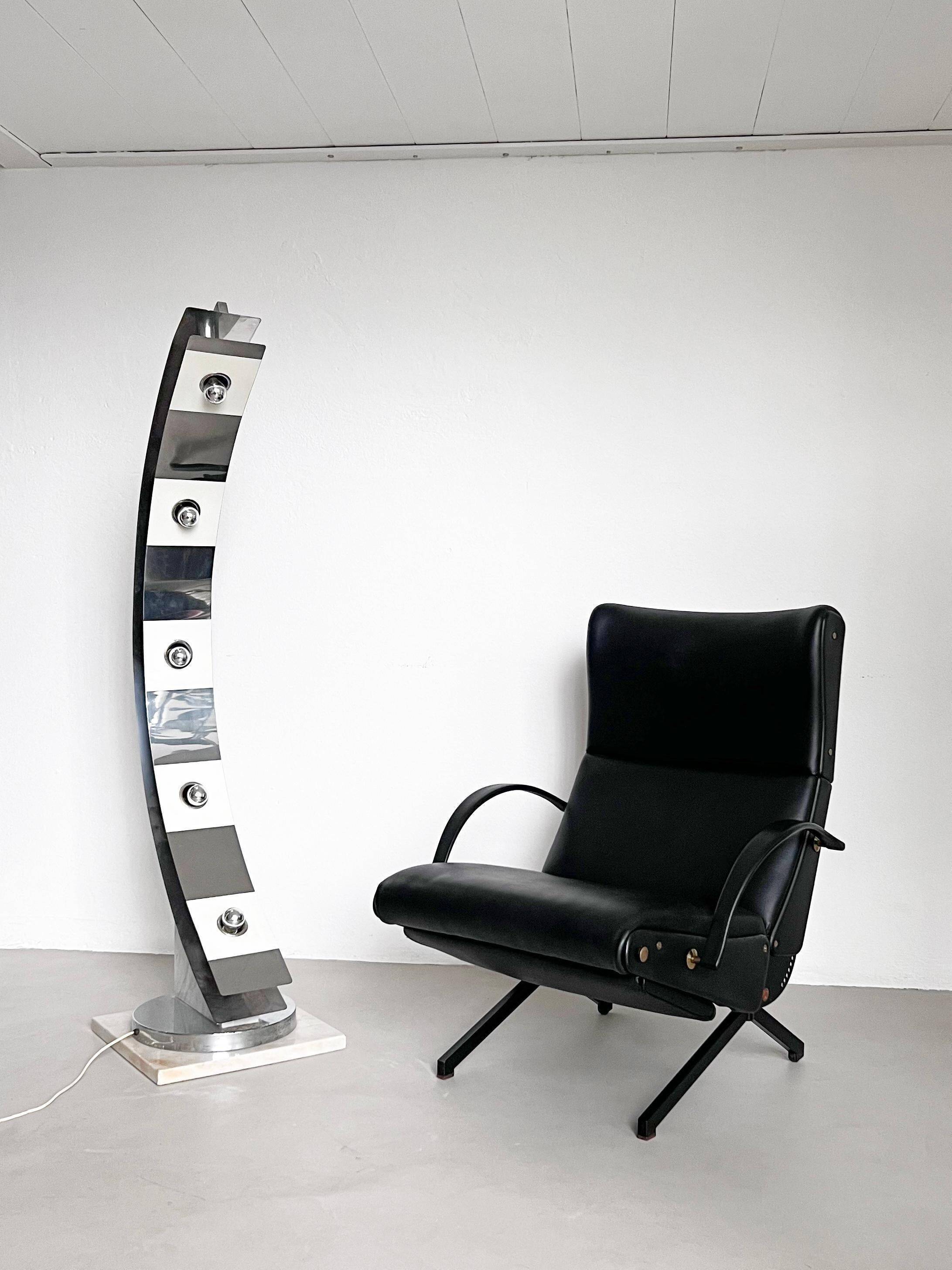 Sculptural space age floor lamp in marble and chrome metal, italian design