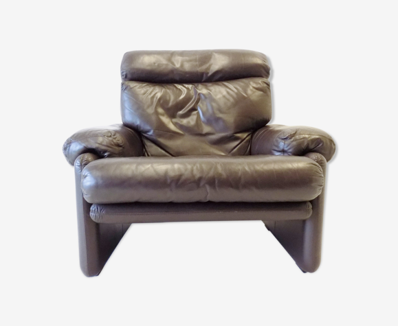Fauteuil en cuir brun B&B Italia Coronado par Afra & Tobia Scarpa