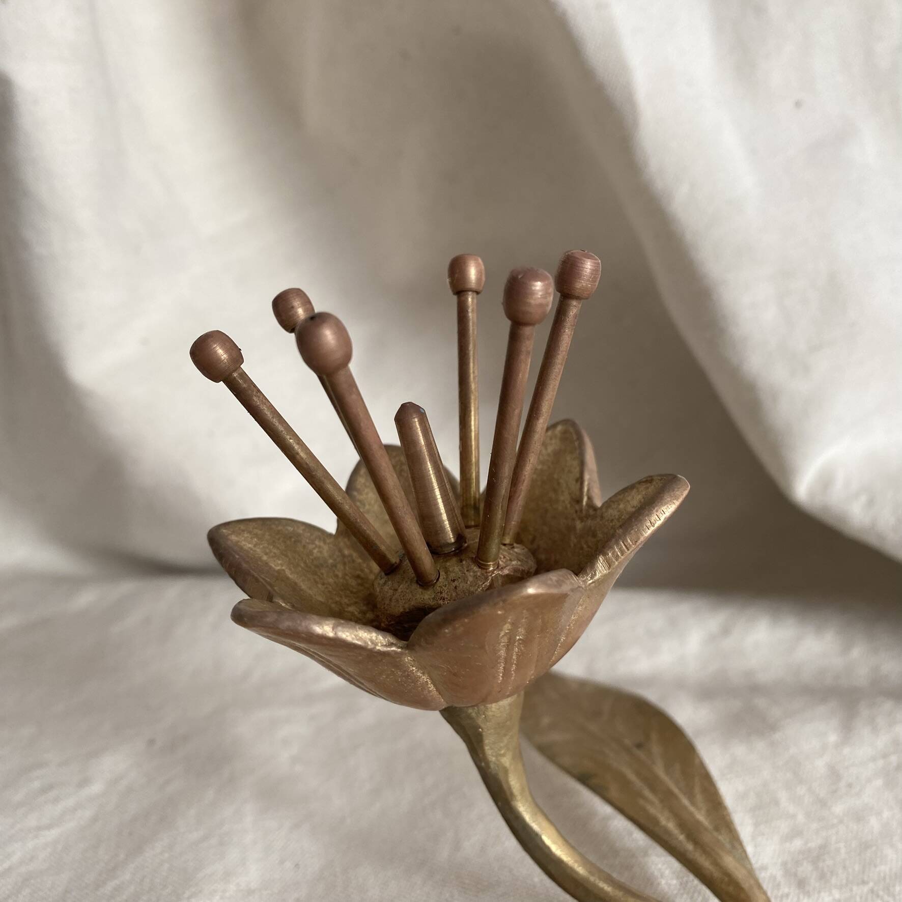 Brass flower, ashtray petals from the 60s-70s.