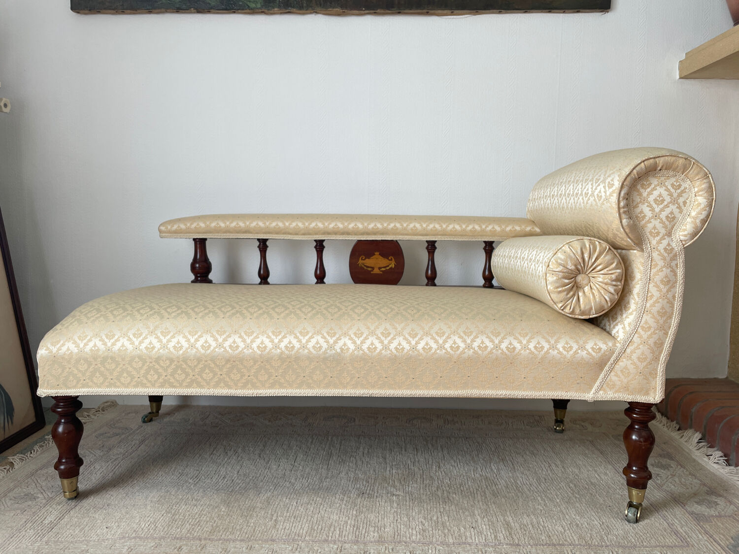 Victorian mahogany daybed.