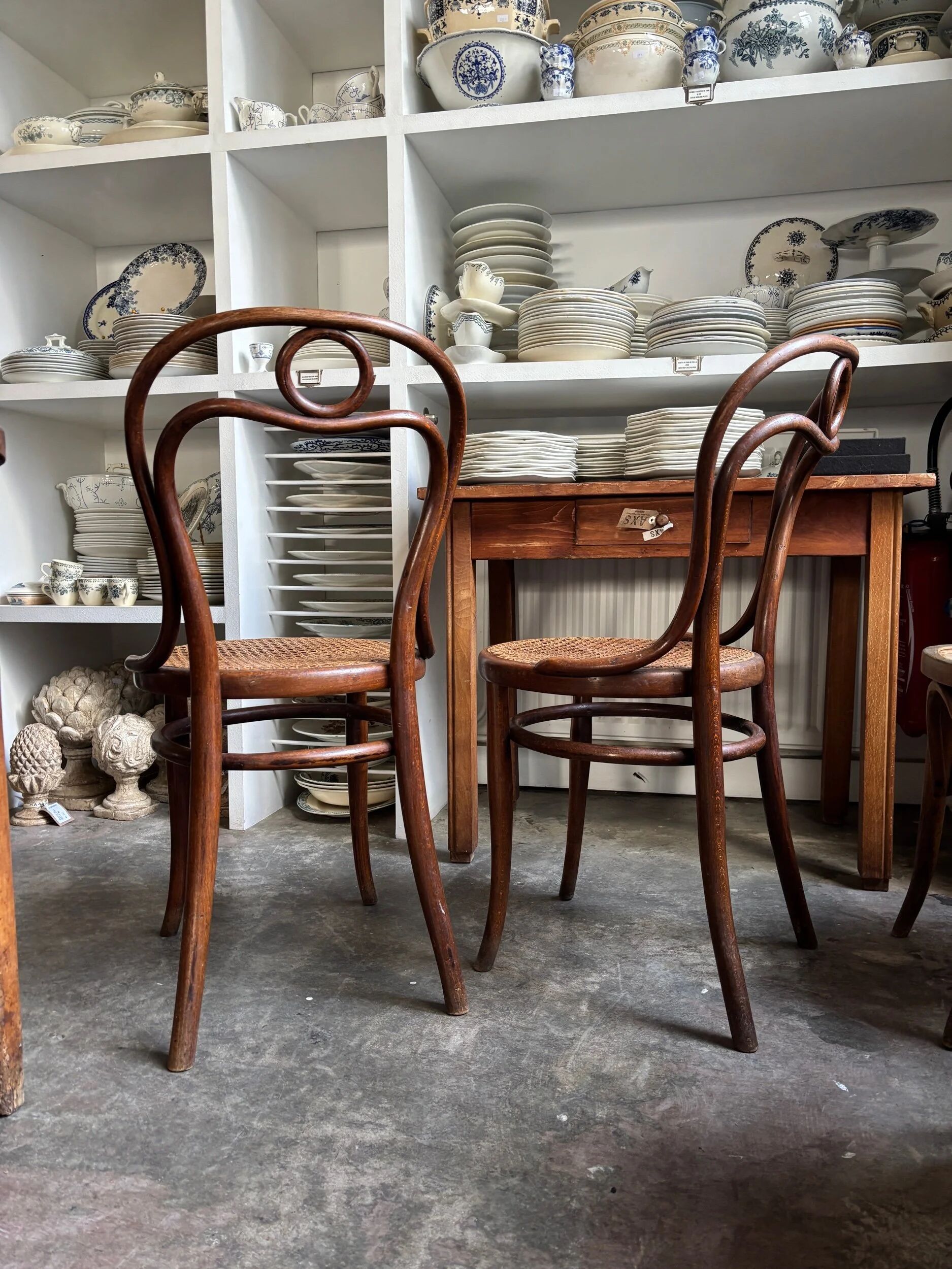 2 Thonet chairs no. 31 in bent beech and caning