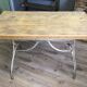 Table de bistrot vintage en chêne et métal