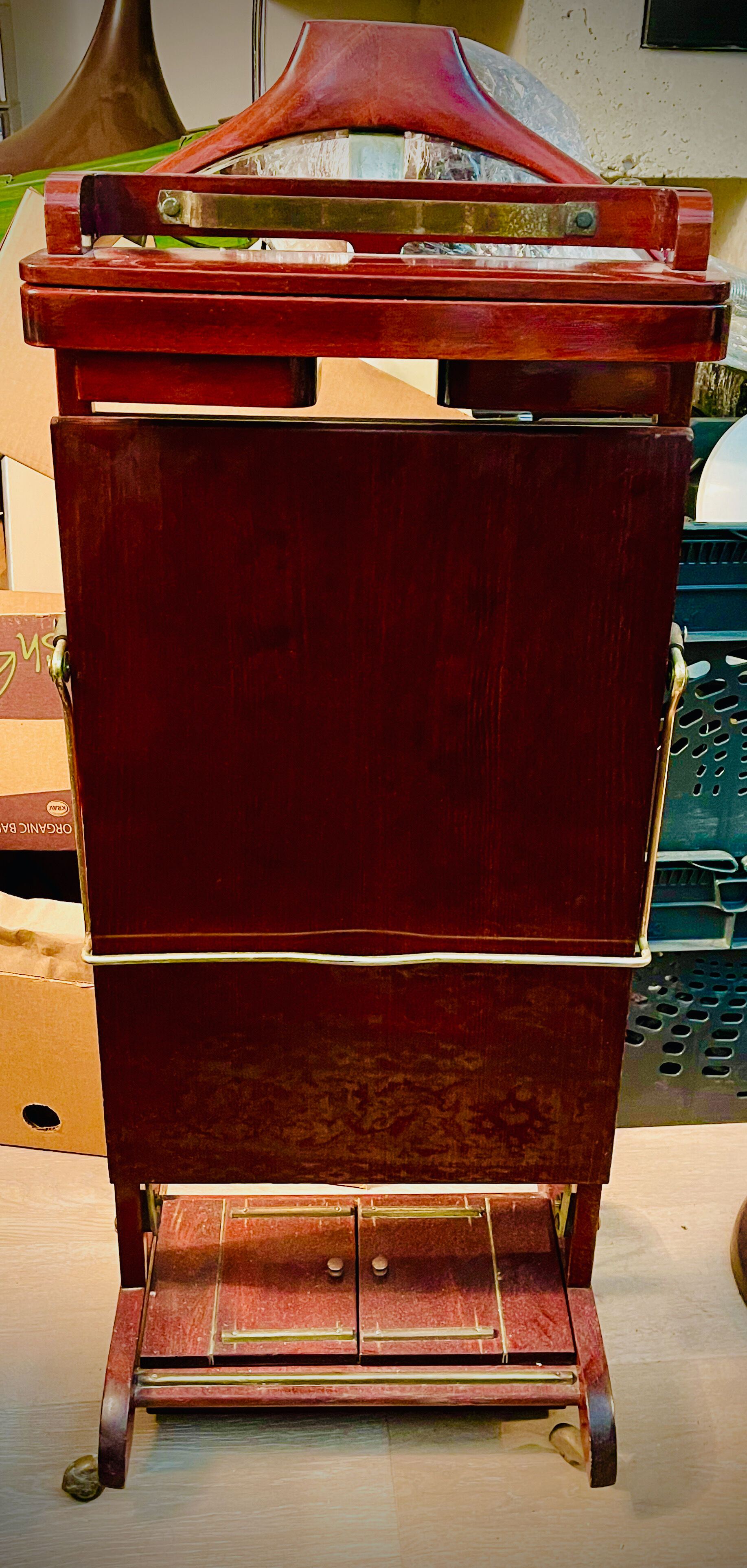 Full mahogany room & night valet for Fratelli Reguitti