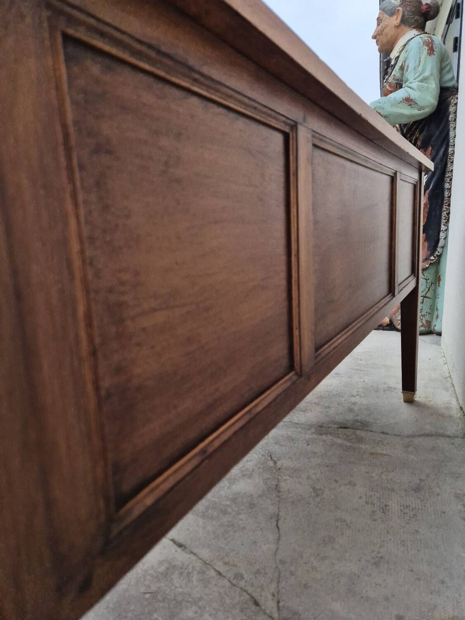 Louis XVI style minister's desk in solid walnut, 4 drawers, old manufacture