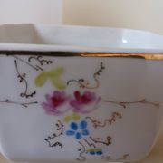 Sucrier vintage en porcelaine .