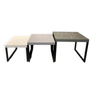 Table basse gigogne en métal et pieds en bois teinté noir de la marque Habitat