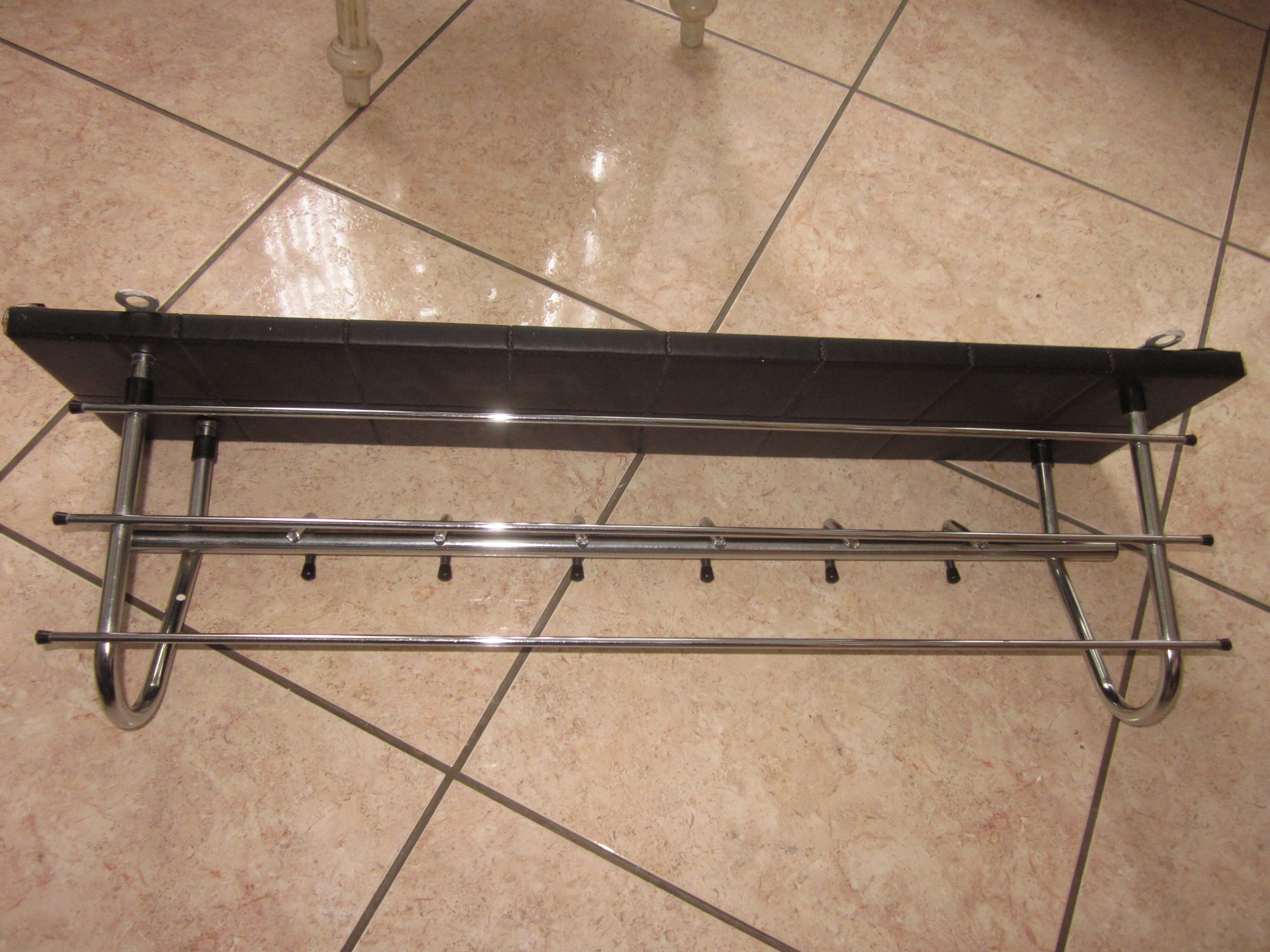 Vintage coat holder in skai