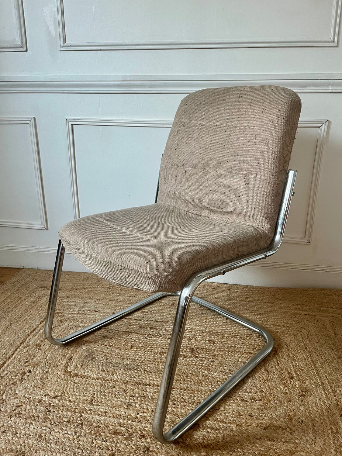 Chauffeuse chromée et tissu vintage