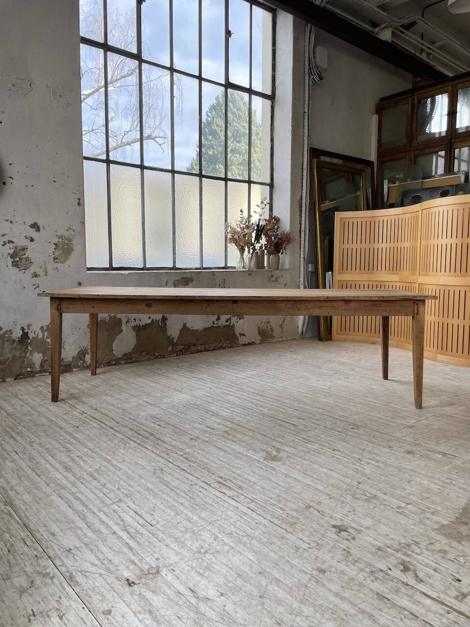 Farmhouse table with spindle legs in oak and pine, 2.5m