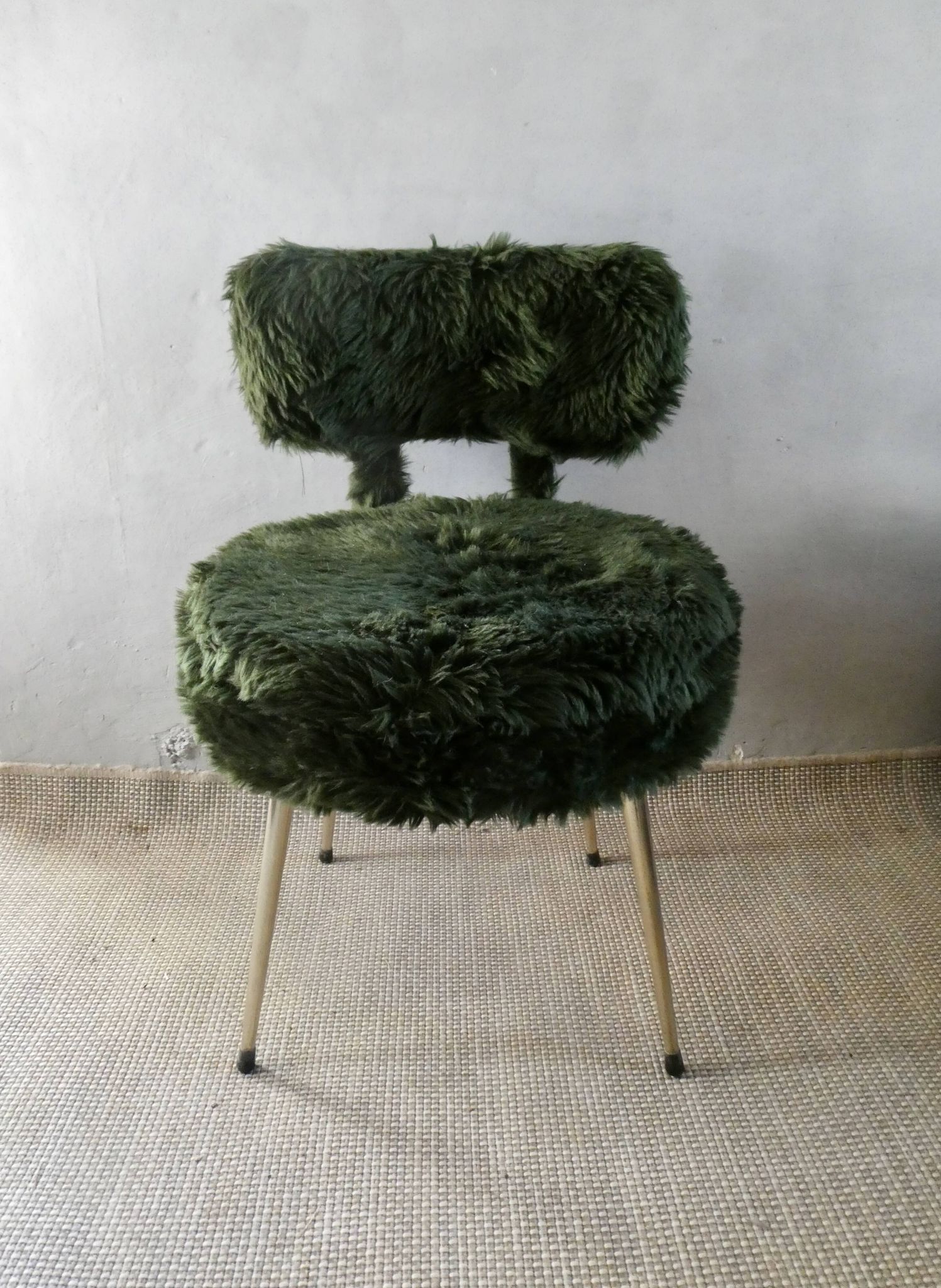 Chaise et tabouret tripode "moumoute" marque Pelfran, vers 1970
