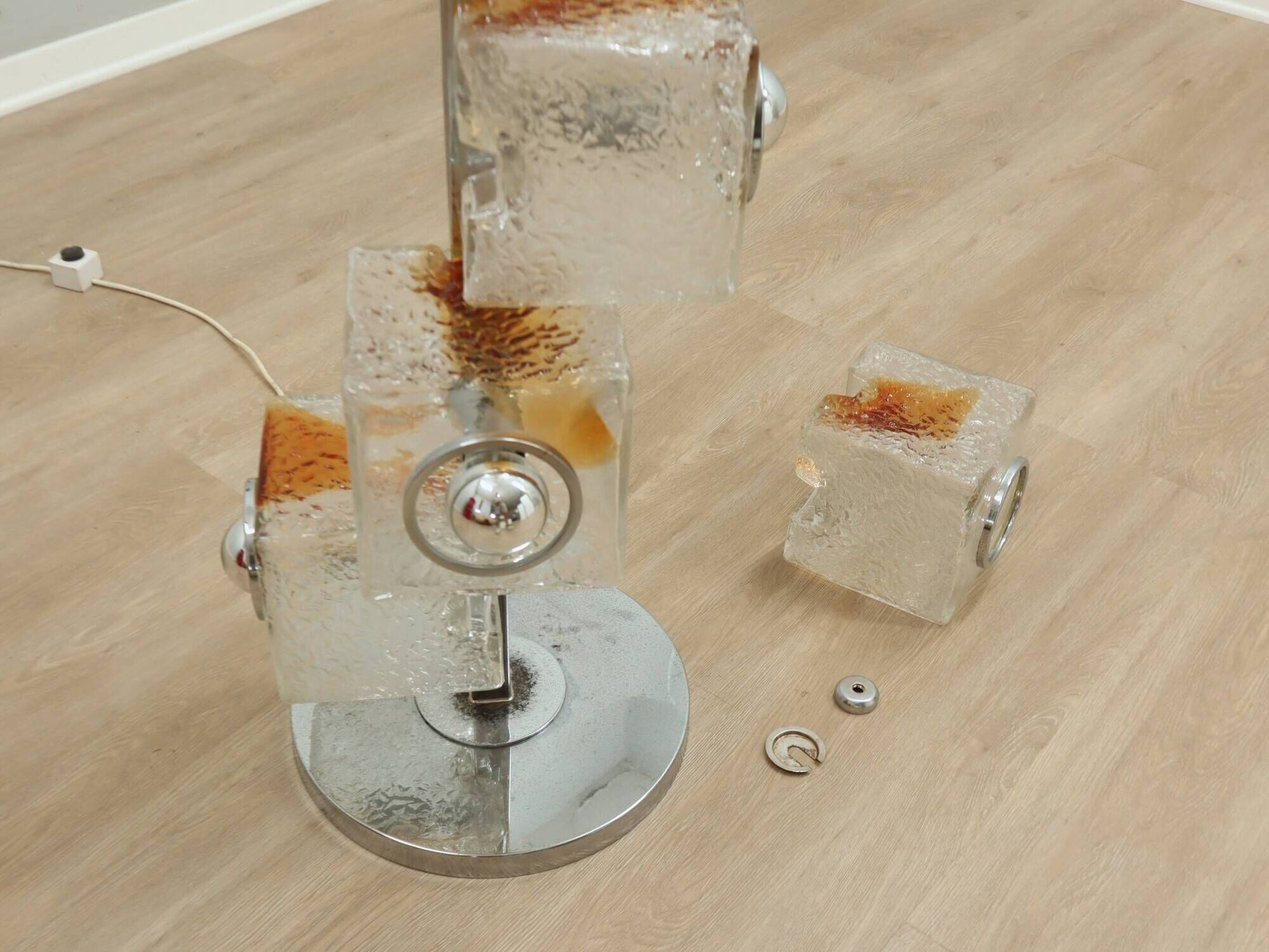 Murano cubic glass floor lamp by Toni Zuccheri for VeArt 1970s