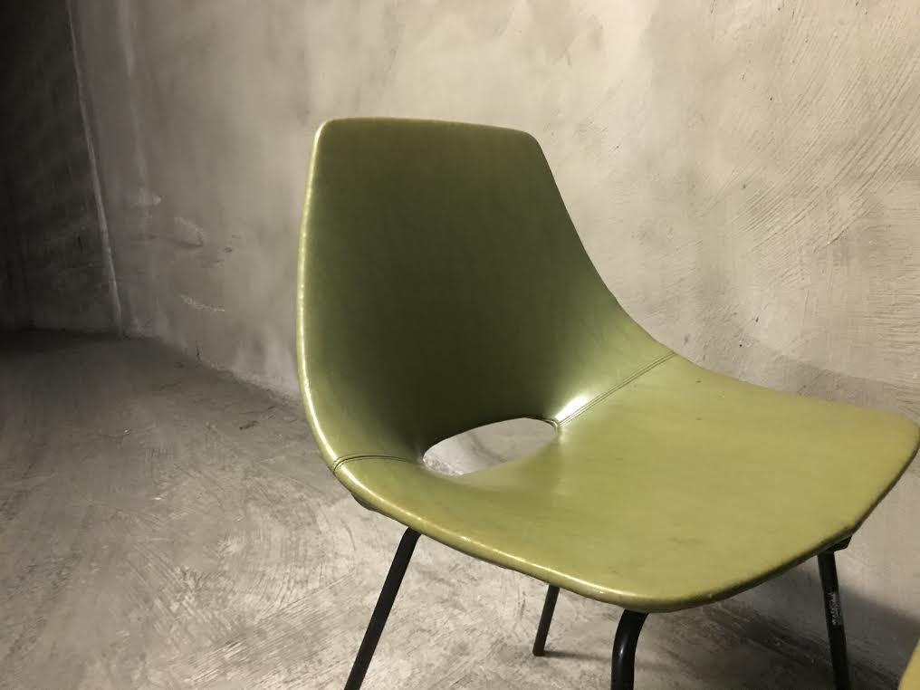 Pierre Guariche "Tonneau" chair, Steiner edition