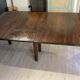 Extendable oval dining table