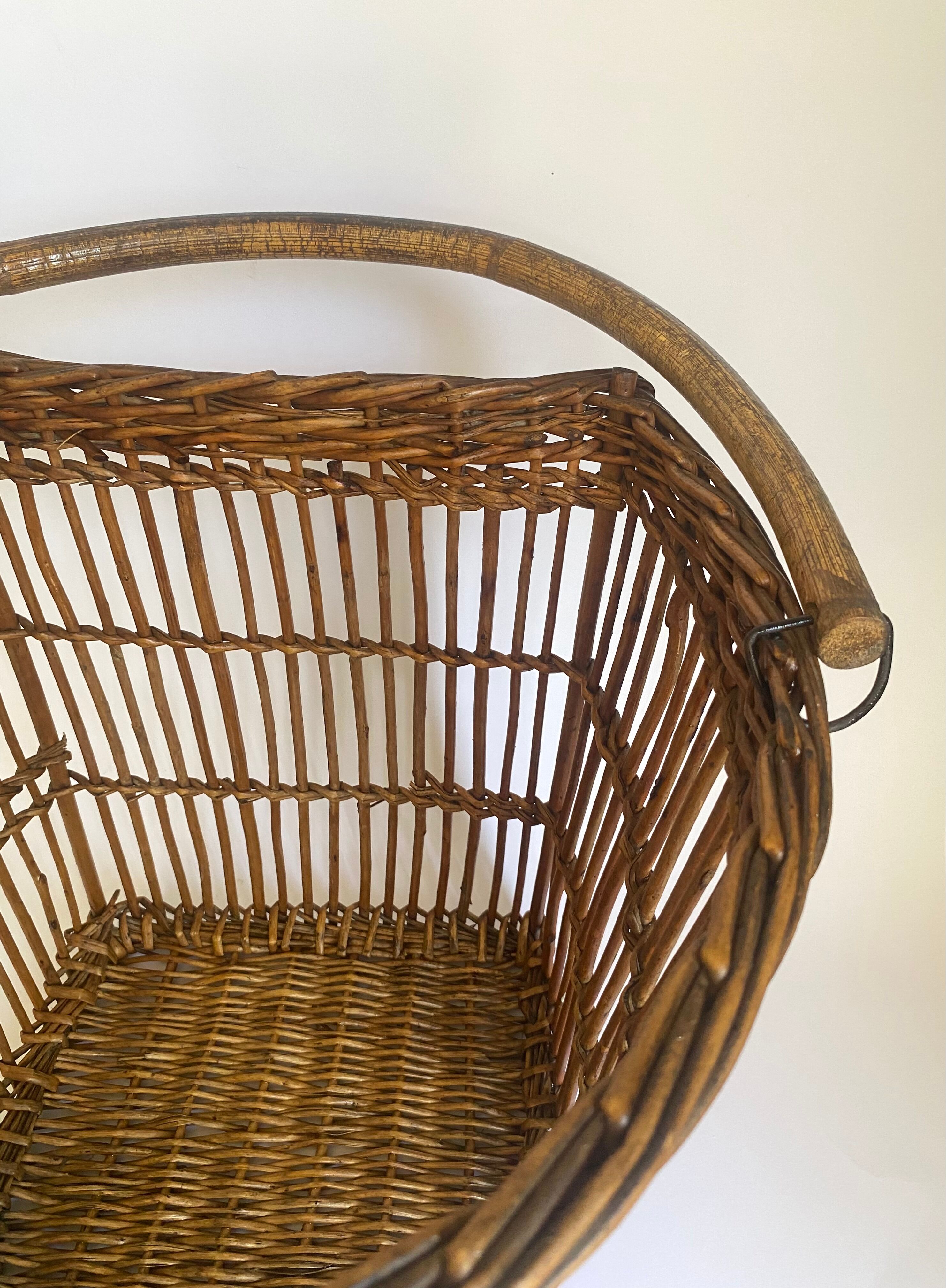 Winemaker's basket with handle