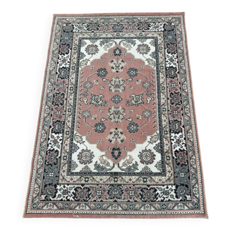 Oriental style rug 170cm x 120cm