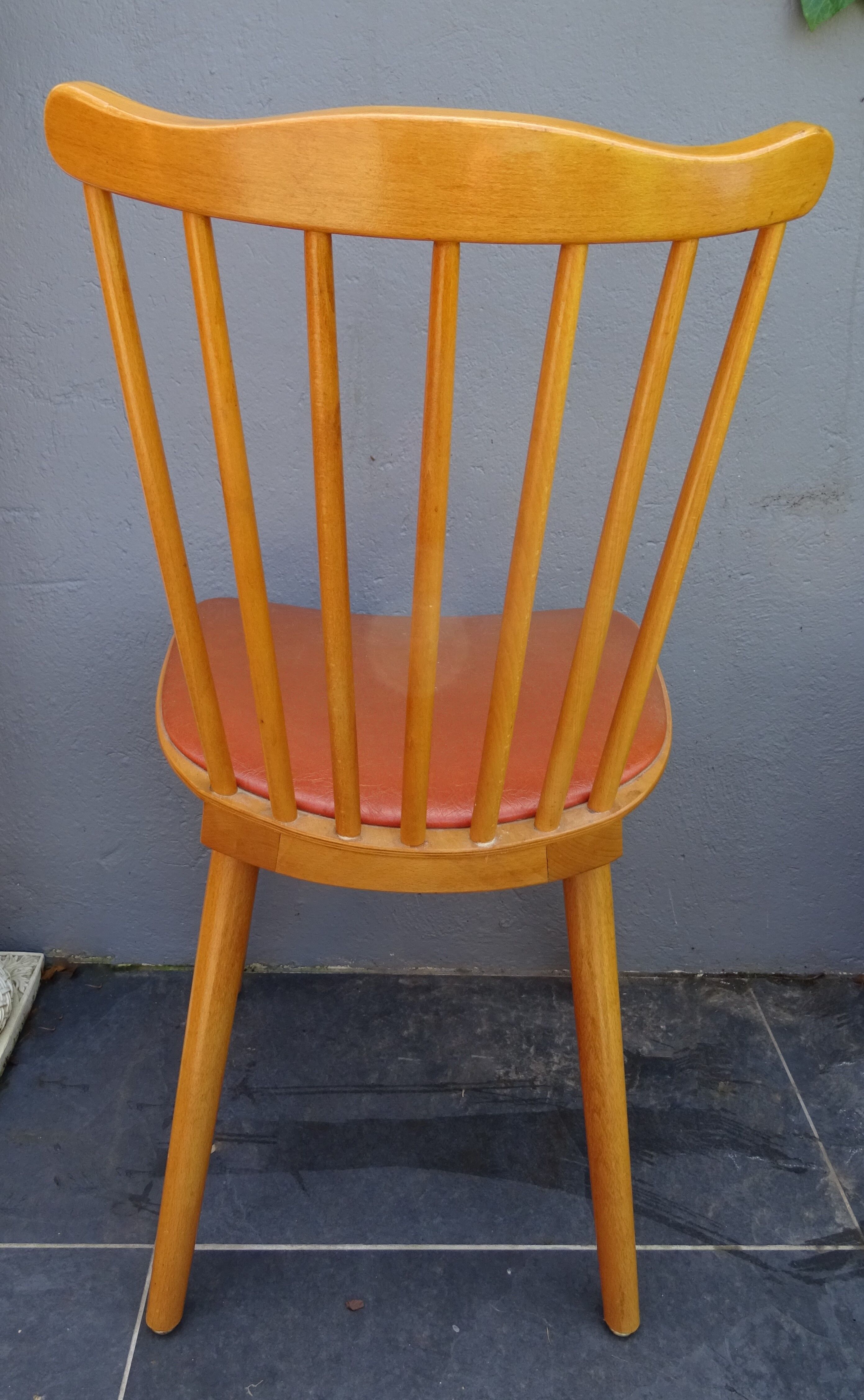 Suite of six beautiful baumann chairs