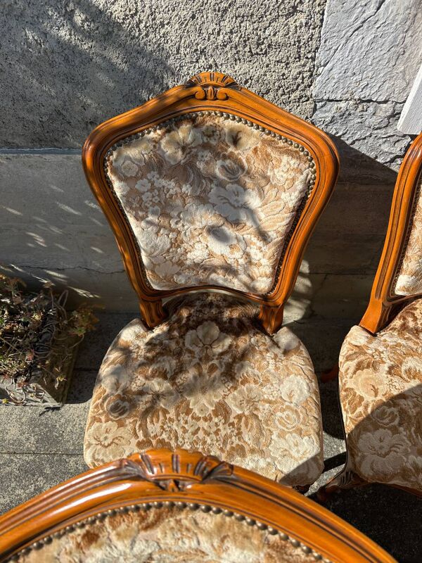 8 chaises en bois de merisier style Louis XV avec assise velours
