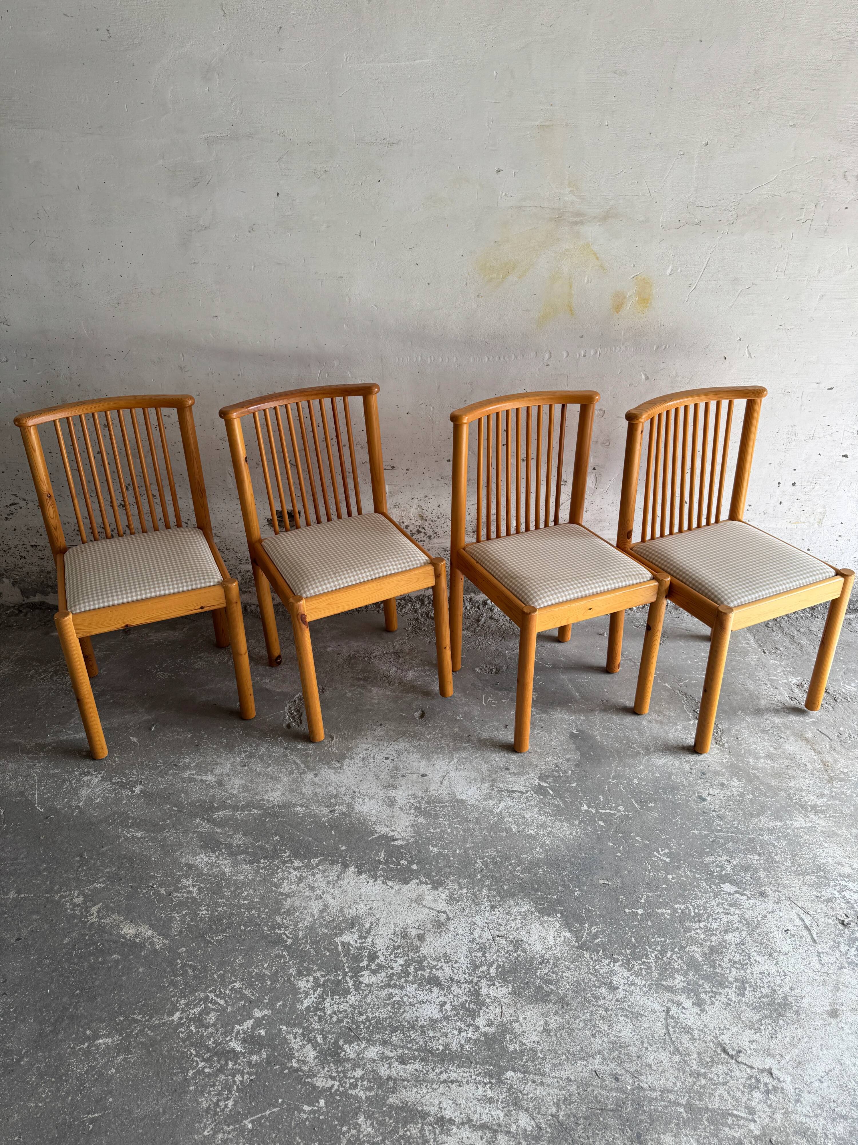 Set of 4 Scandinavian light wood dining chairs with beige polyester upholstered seats