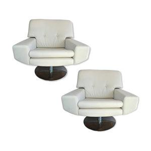 Paire de fauteuils italiens