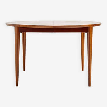 Restored teak dining table by henry rosengren hansen for brande møbelindustri mk9477