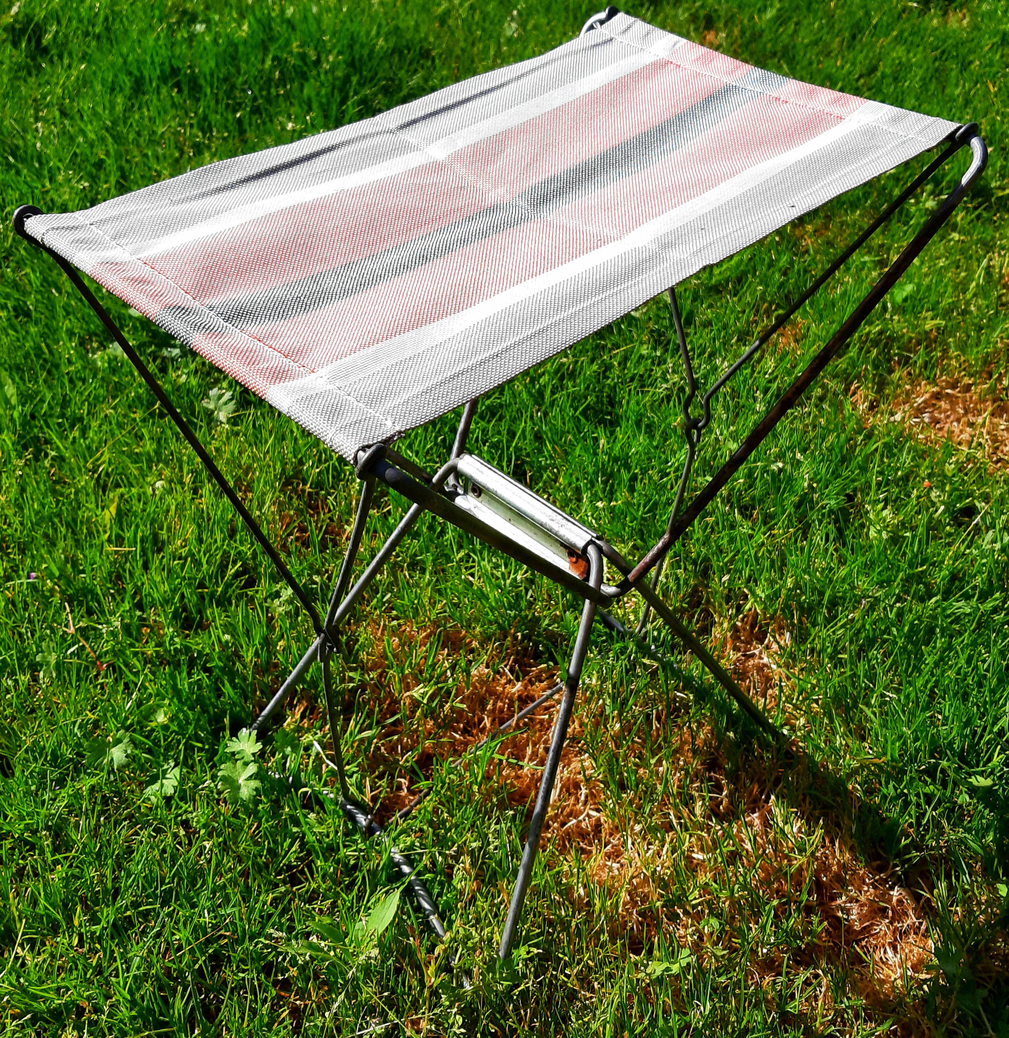 Folding camping chair