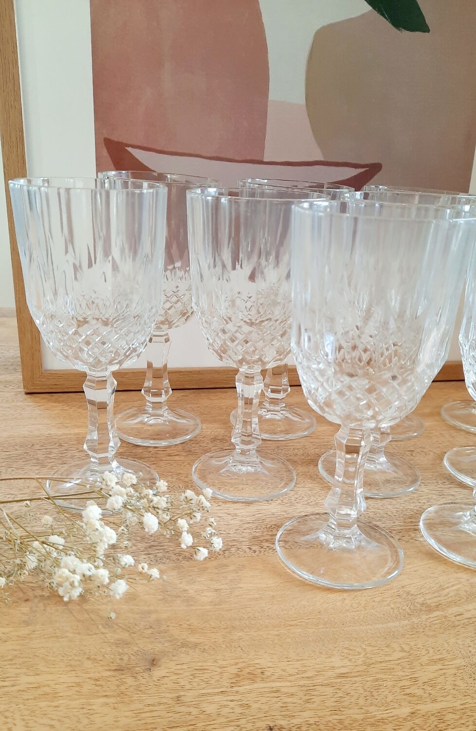 Stemmed glass chiseled glasses