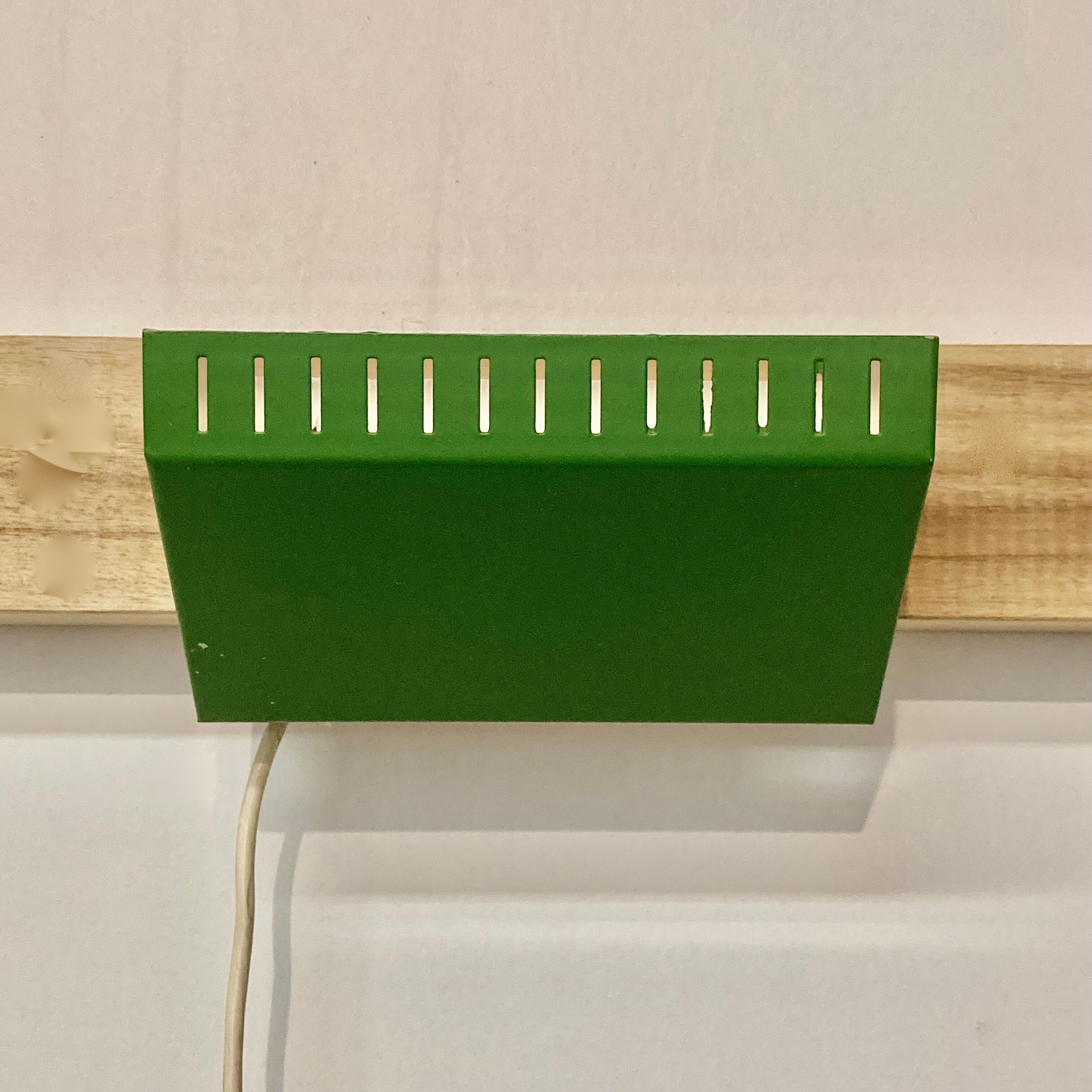 Green swivel wall lamp Scandinavian design 1950.