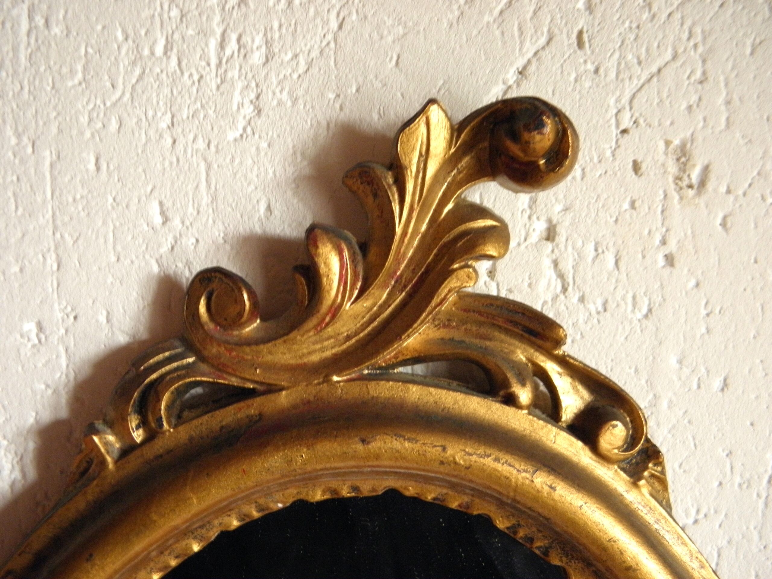 Miroir italien ovale en bois doré - 45x25cm
