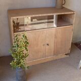 Low glass display cabinet