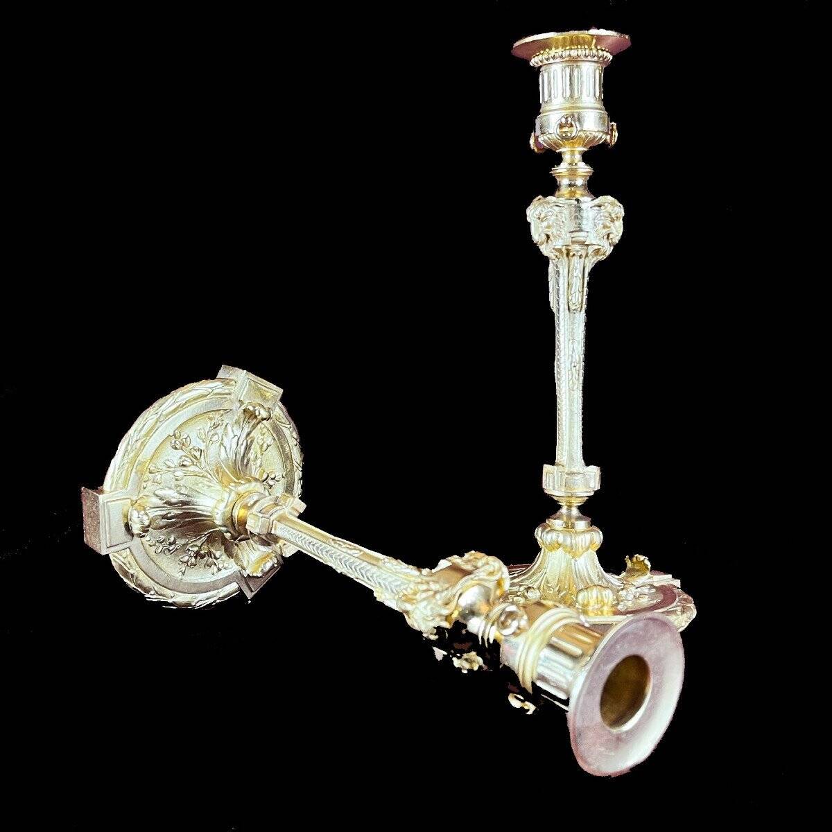 Paire de bougeoirs en bronze doré et ciselé Maison Marnyhac, 19ème siècle