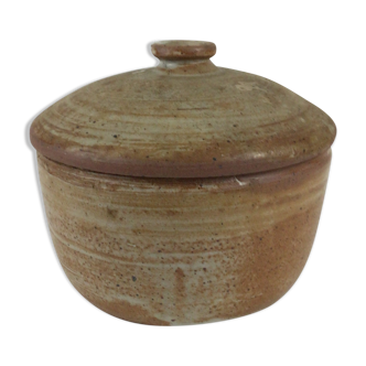 Sandstone salt box / pot of puisaye pierre lion