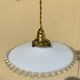 Suspension vintage en verre opaline forme mouchoir plissé diamètre 24 cm griffe laiton