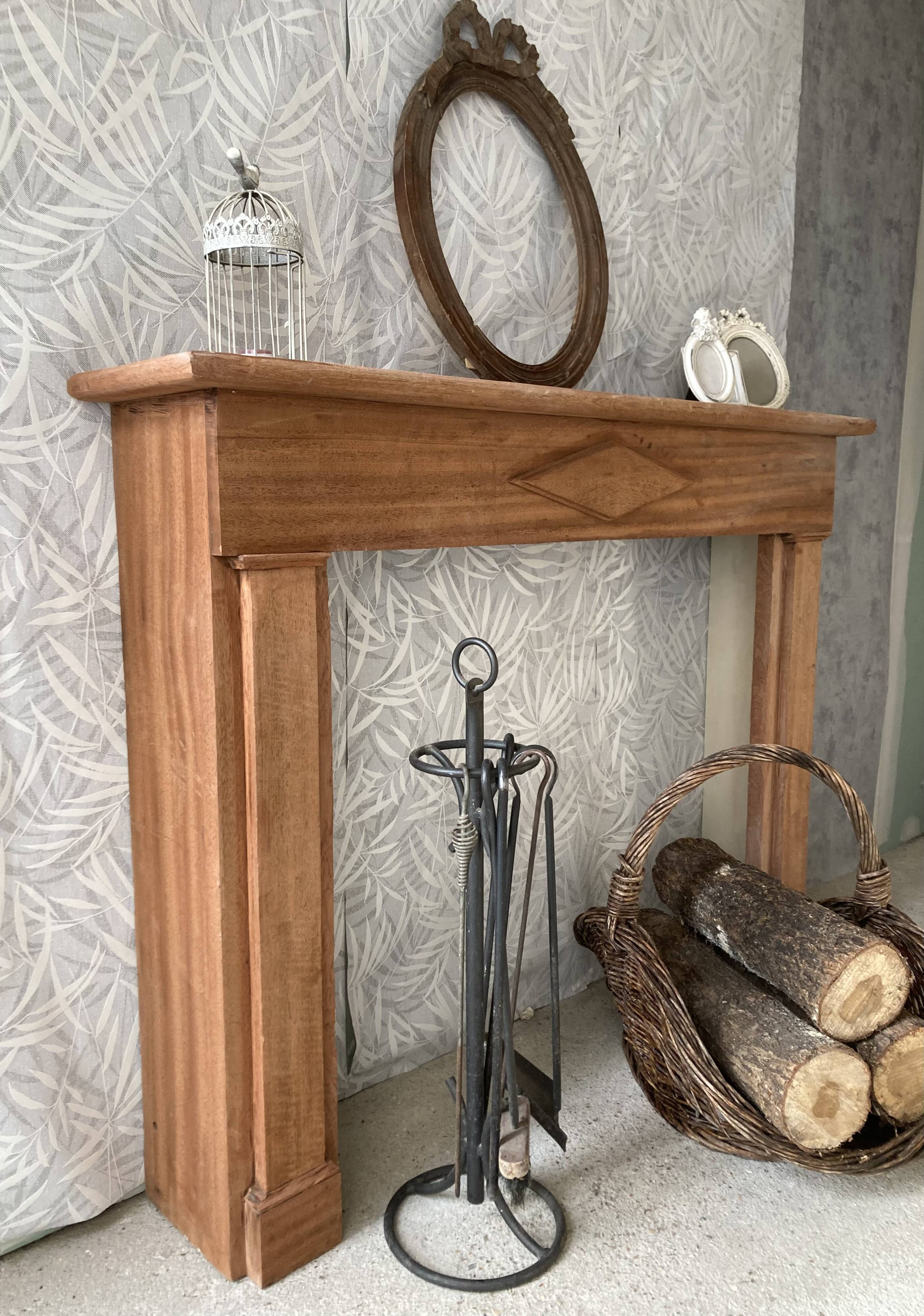 Fireplace mantle