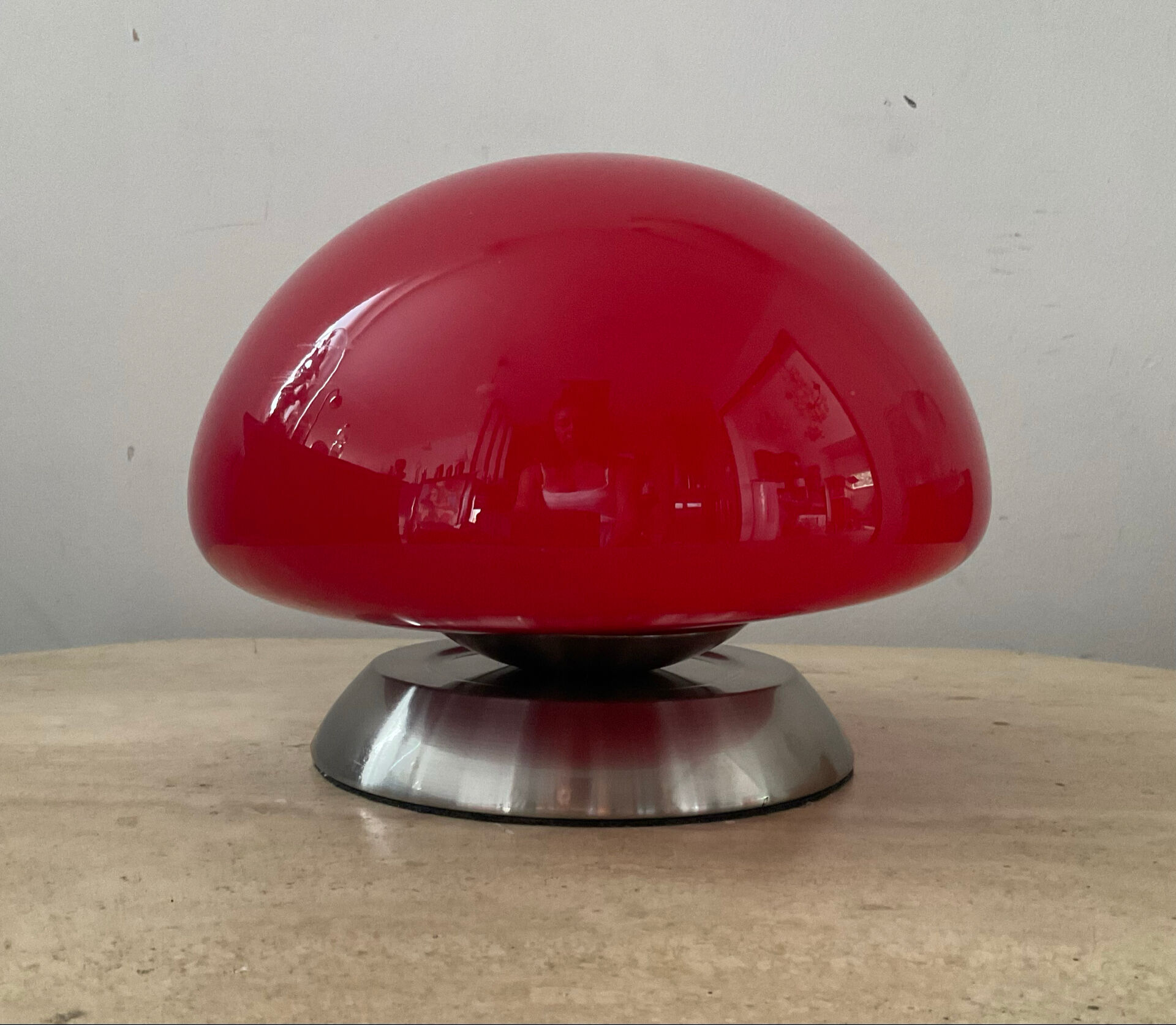 Vintage mushroom lamp in opaline from the 1980s.