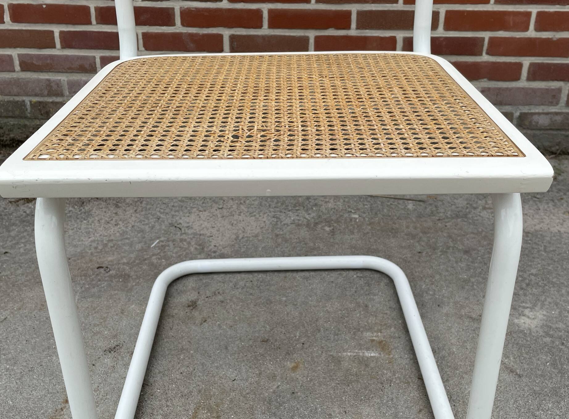 Set of 4 Cesca b32 model chairs in white by Marcel Breuer