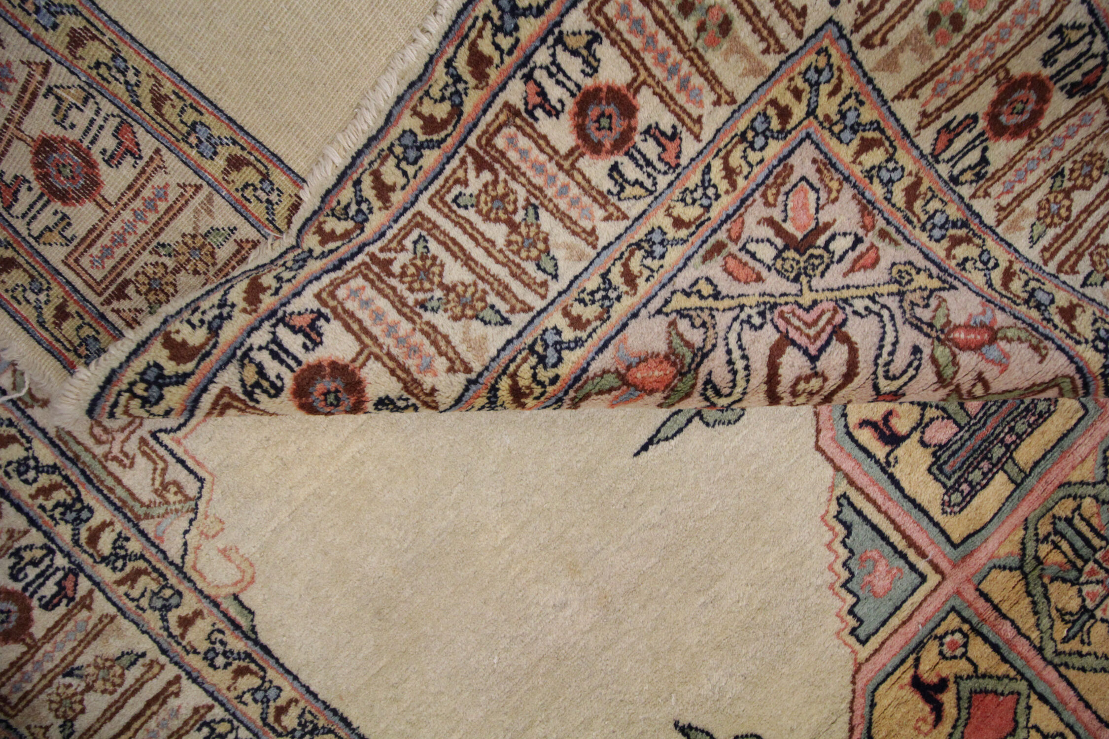 Vintage tabris handwoven wool persian rug- 137x204cm