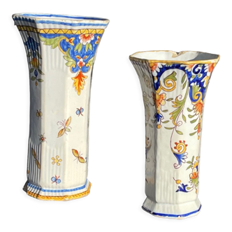 Deux vases hexagonal peint à la main. Rouen. (1910)
