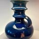 Vase en céramique ouest-allemande recyclé en lampe de table avec abat-jour japonais.
