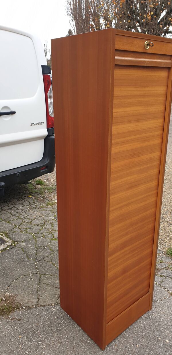 Meuble administratif à rideau