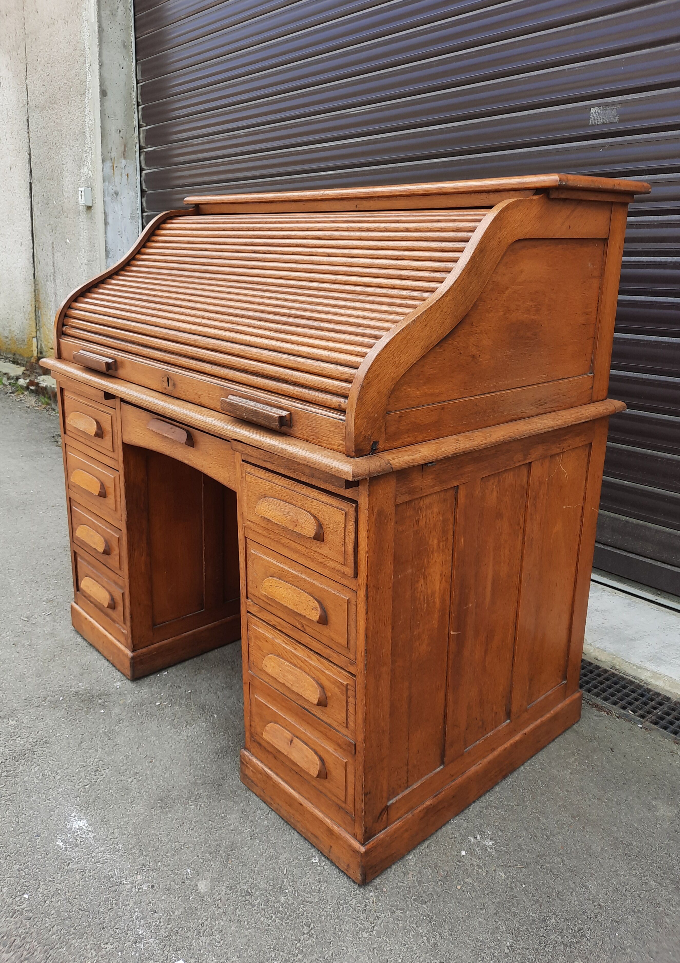 Bureau américain en chêne et son fauteuil