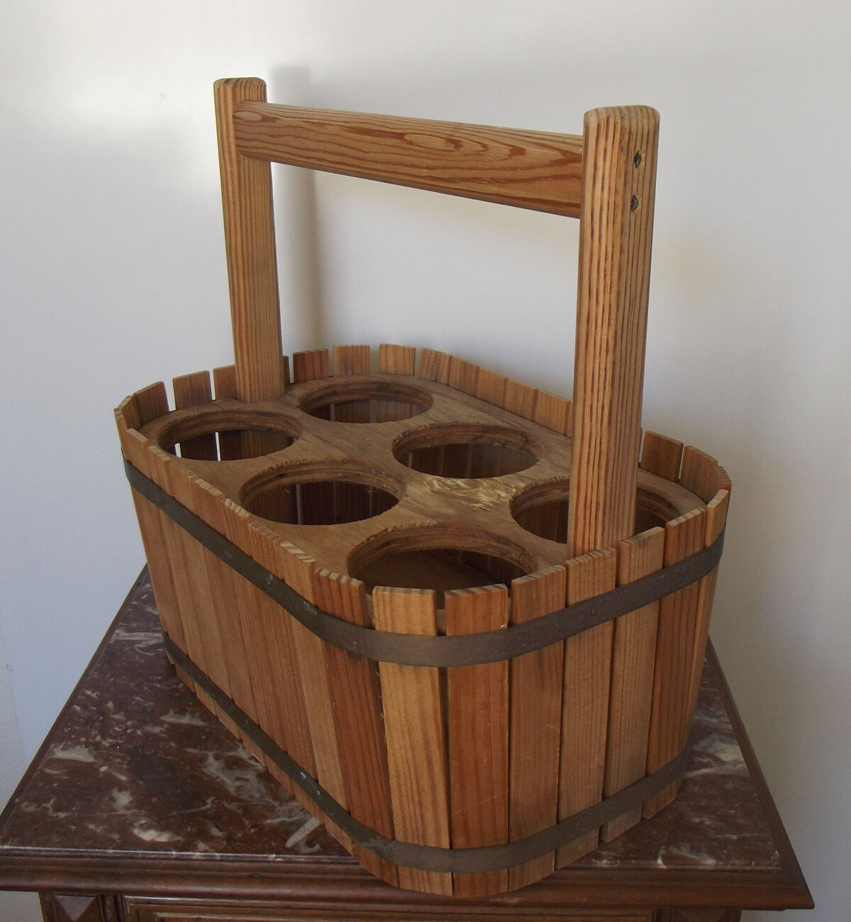 Basket rack wooden
