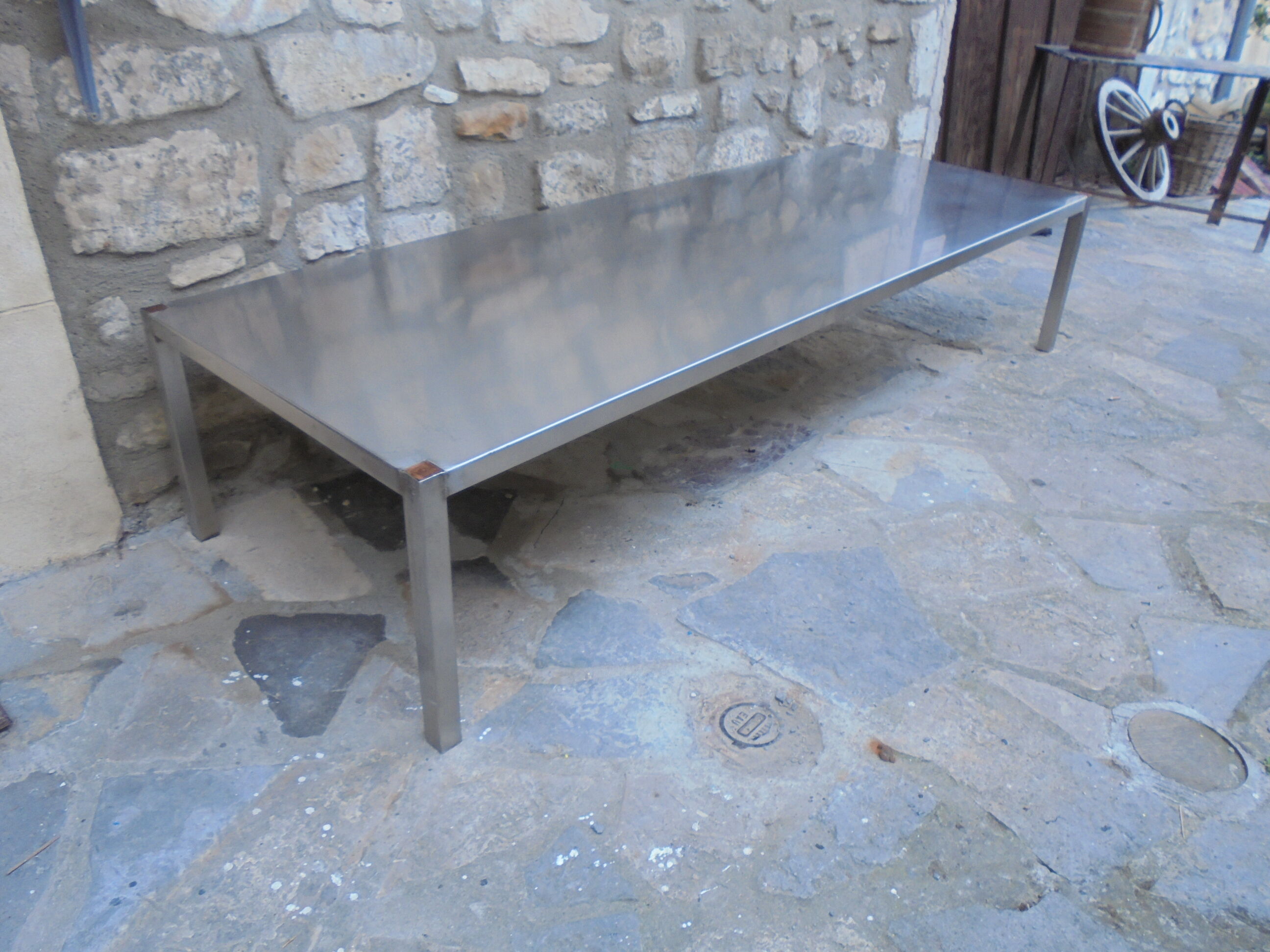 Table basse en inox industrielle